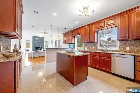 177 Lawson Place Paramus NJ 07652