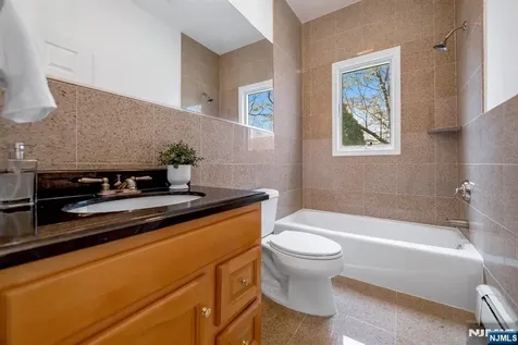 177 Lawson Place Paramus NJ 07652