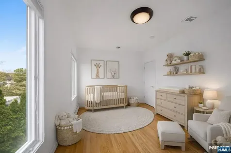 177 Lawson Place Paramus NJ 07652