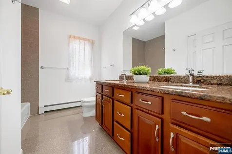 177 Lawson Place Paramus NJ 07652
