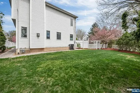177 Lawson Place Paramus NJ 07652