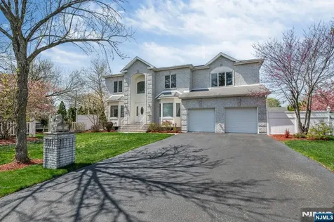 177 Lawson Place Paramus NJ 07652