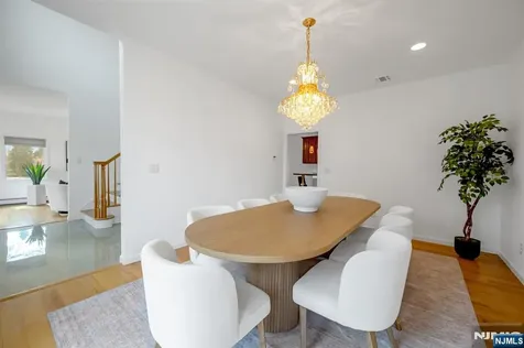 177 Lawson Place Paramus NJ 07652