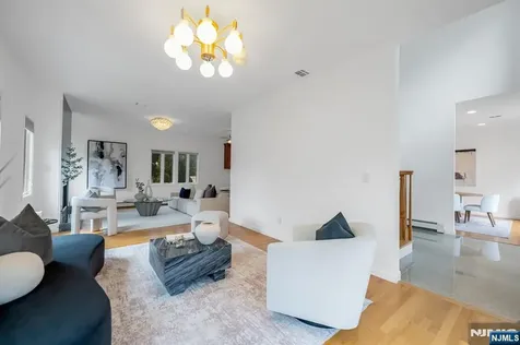 177 Lawson Place Paramus NJ 07652