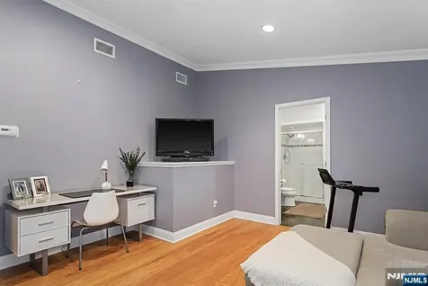 16 Barbara Way Wayne NJ 07470