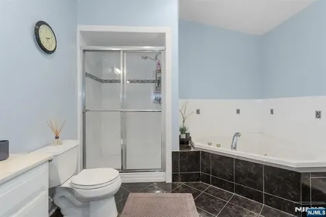 16 Barbara Way Wayne NJ 07470