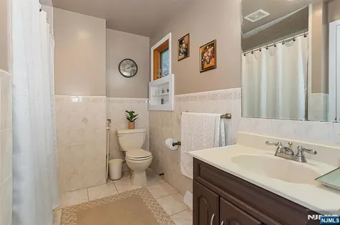 16 Barbara Way Wayne NJ 07470