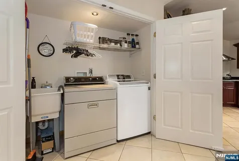 16 Barbara Way Wayne NJ 07470