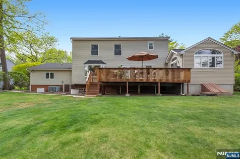 16 Barbara Way Wayne NJ 07470
