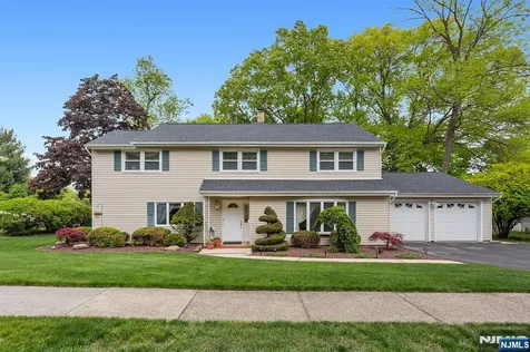 16 Barbara Way Wayne NJ 07470