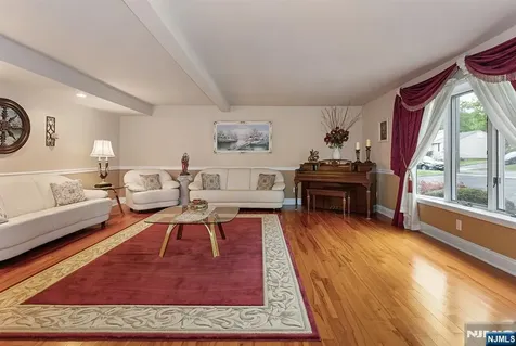 16 Barbara Way Wayne NJ 07470