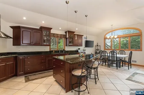 16 Barbara Way Wayne NJ 07470