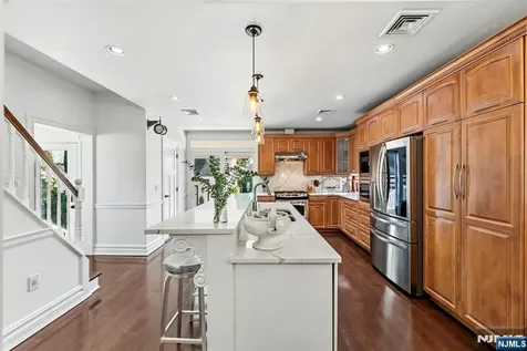 209 W Passaic Avenue Rutherford NJ 07070