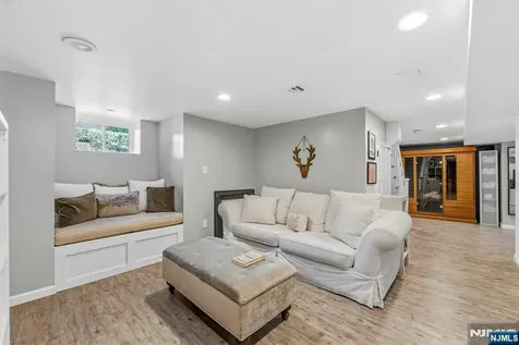 209 W Passaic Avenue Rutherford NJ 07070