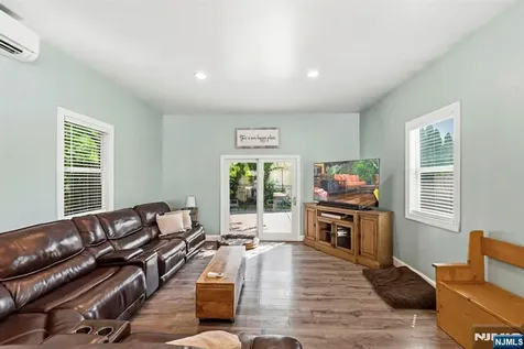 209 W Passaic Avenue Rutherford NJ 07070