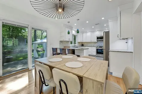 154 Spring Valley Road Park Ridge NJ 07656