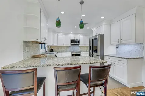 154 Spring Valley Road Park Ridge NJ 07656