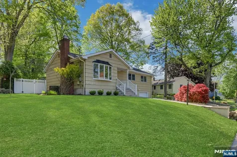 154 Spring Valley Road Park Ridge NJ 07656