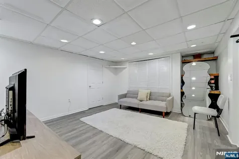 154 Spring Valley Road Park Ridge NJ 07656