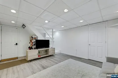 154 Spring Valley Road Park Ridge NJ 07656