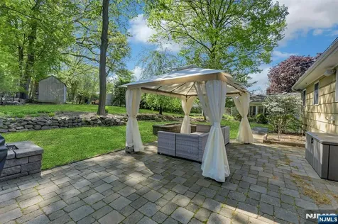 154 Spring Valley Road Park Ridge NJ 07656