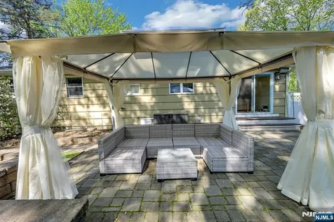 154 Spring Valley Road Park Ridge NJ 07656