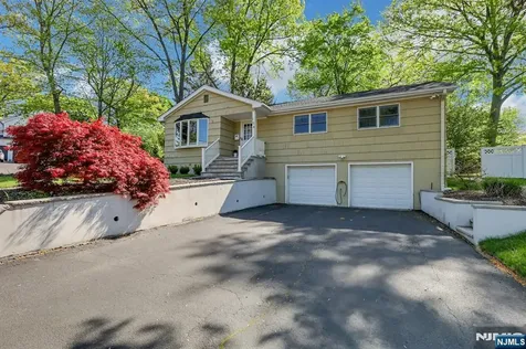 154 Spring Valley Road Park Ridge NJ 07656