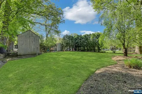 154 Spring Valley Road Park Ridge NJ 07656