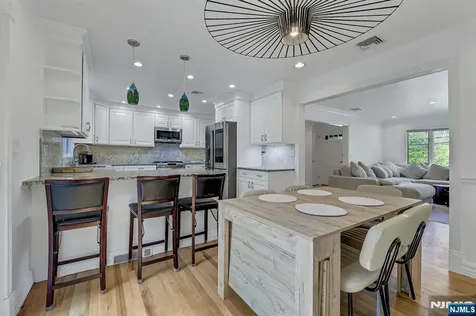154 Spring Valley Road Park Ridge NJ 07656
