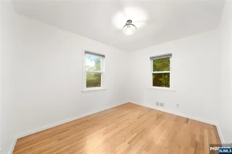 85 Serpentine Road Demarest NJ 07627