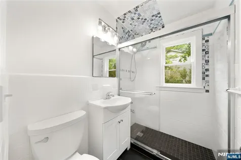 85 Serpentine Road Demarest NJ 07627