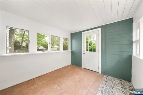 85 Serpentine Road Demarest NJ 07627