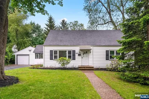 85 Serpentine Road Demarest NJ 07627