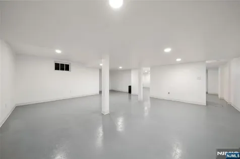 85 Serpentine Road Demarest NJ 07627