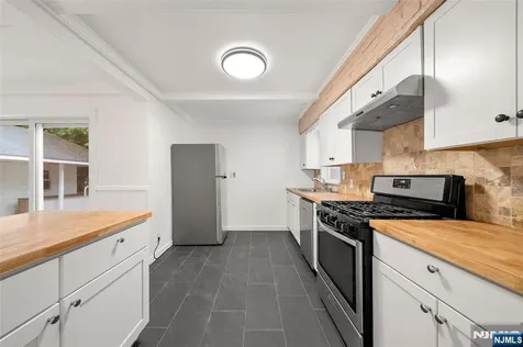 85 Serpentine Road Demarest NJ 07627