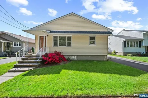 304 Gilbert Avenue Elmwood Park NJ 07407
