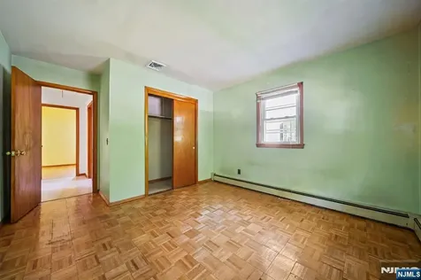304 Gilbert Avenue Elmwood Park NJ 07407