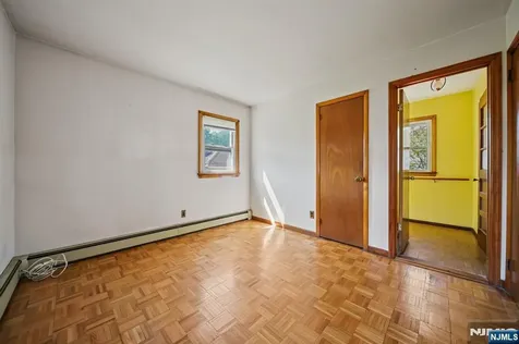 304 Gilbert Avenue Elmwood Park NJ 07407
