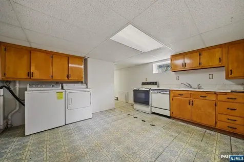 304 Gilbert Avenue Elmwood Park NJ 07407