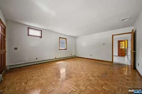 304 Gilbert Avenue Elmwood Park NJ 07407