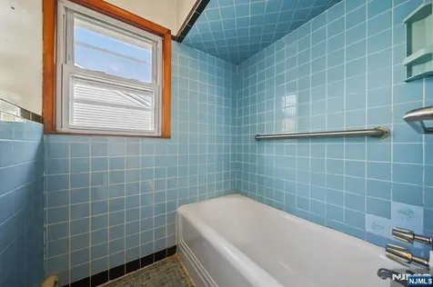 304 Gilbert Avenue Elmwood Park NJ 07407