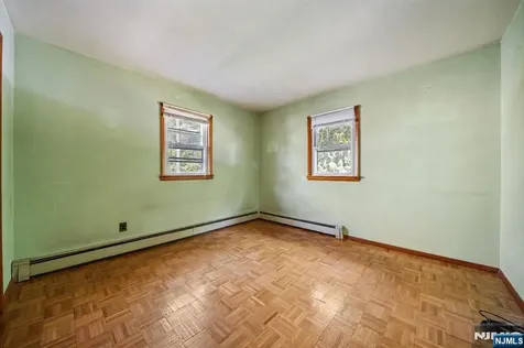 304 Gilbert Avenue Elmwood Park NJ 07407