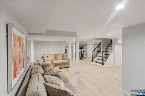 59 Ferndale Avenue Glen Rock NJ 07452