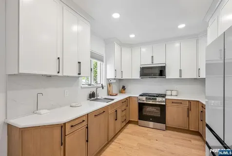 247 Fern Avenue Lyndhurst NJ 07071