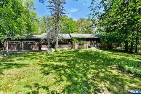 72 Brookside Drive Upper Saddle River NJ 07458