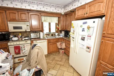 72 Brookside Drive Upper Saddle River NJ 07458