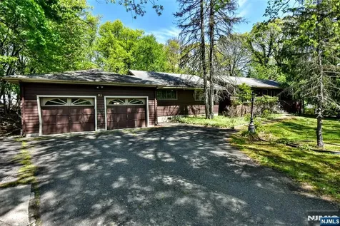 72 Brookside Drive Upper Saddle River NJ 07458