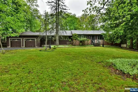 72 Brookside Drive Upper Saddle River NJ 07458