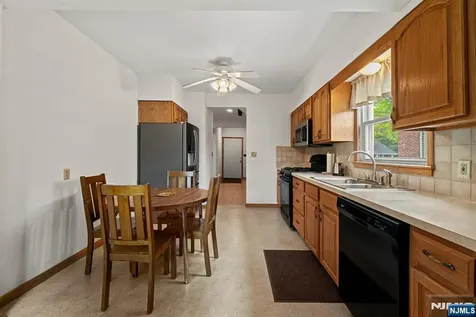 152 High Street Nutley NJ 07110