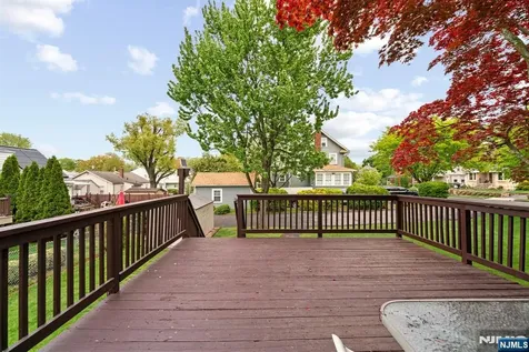 152 High Street Nutley NJ 07110
